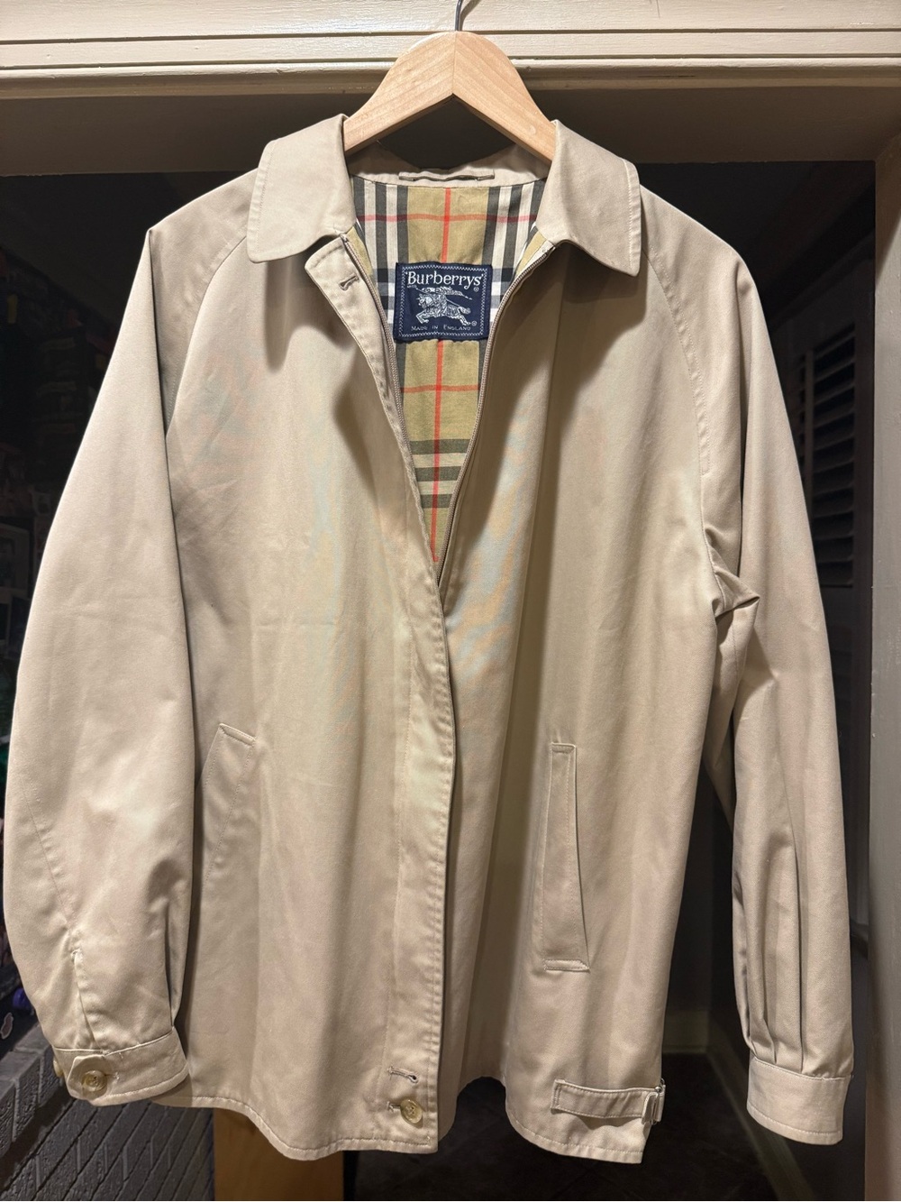 Burberrys Classic Beige Harrington Jacket with Signature Check Lining